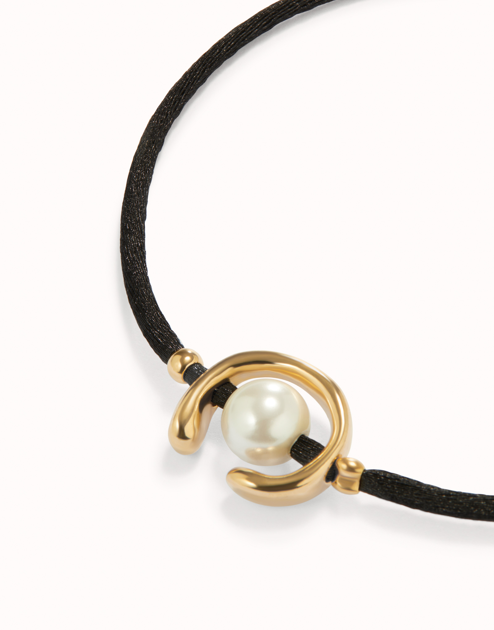Pulsera de hilo negro con perla shell fornitura bañada en oro 18k., Dorado, large image number null